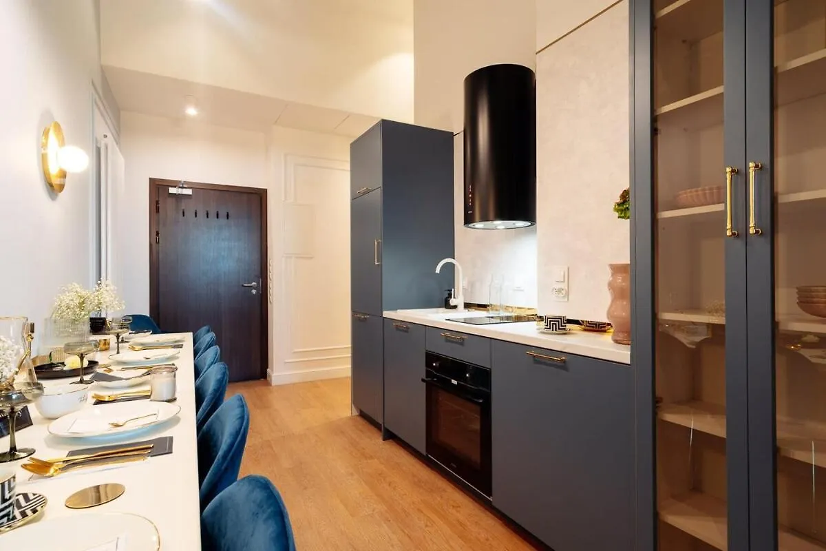 Luxury 5Bd Apt - Royal Castle Warsaw 0*,  Poland