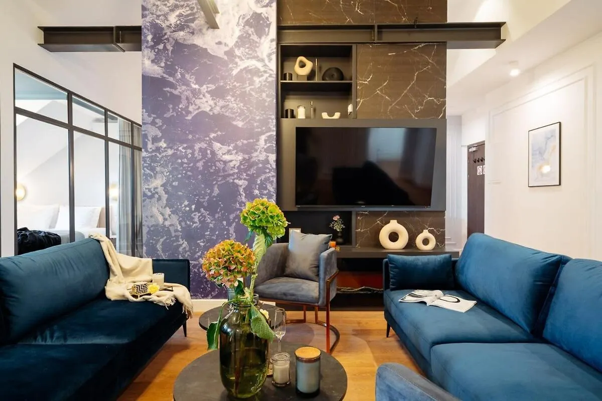 Luxury 5Bd Apt - Royal Castle Warsaw contacts
